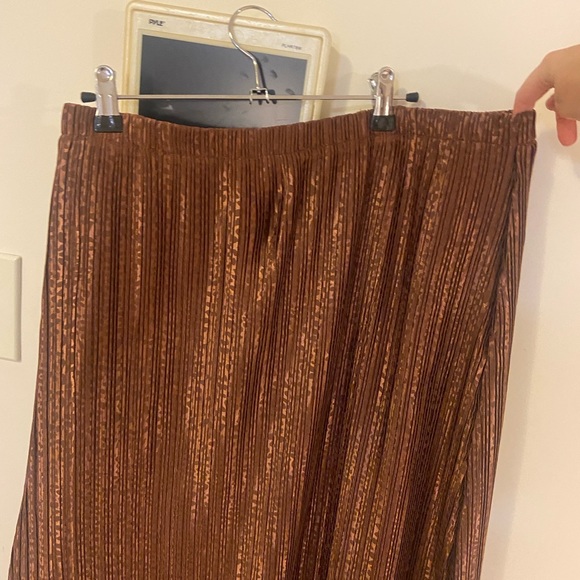 Shiny copper, metallic, cheetah, print maxi skirt - Picture 3 of 4